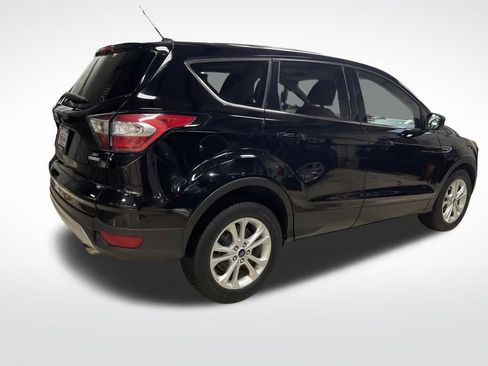 Used 2017 Ford Escape SE image 10