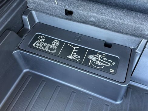 Used 2023 Subaru Ascent Limited w/ Technology Package AWD/4WD image 29