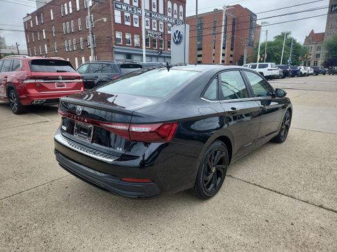 New 2025 Volkswagen Jetta SE image 5