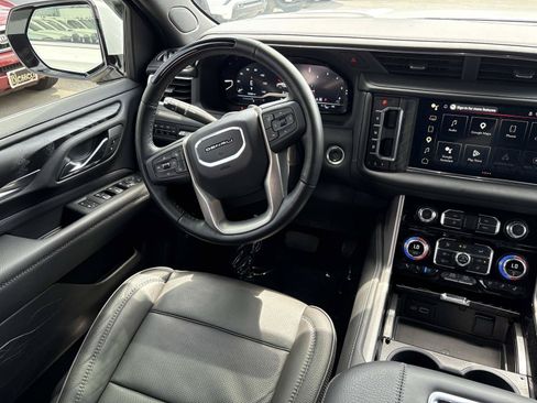 Used 2024 GMC Yukon XL Denali w/ Advanced Technology Package AWD/4WD image 26