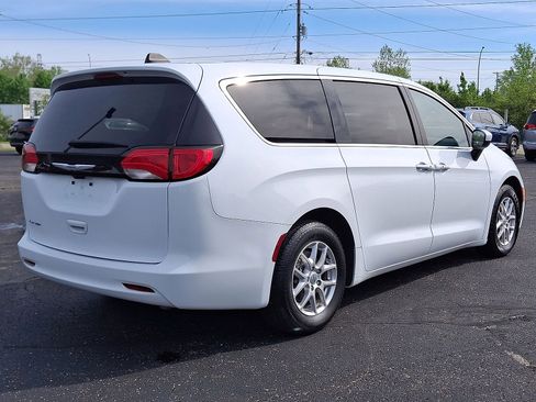 Used 2023 Chrysler Voyager LX FWD image 24