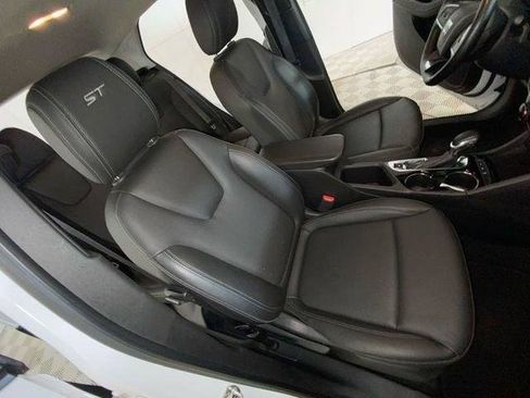 Used 2024 Buick Encore GX Sport Touring AWD/4WD image 18