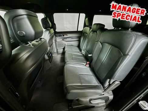 Used 2024 Jeep Wagoneer L Series II w/ Flexible Seating Group RWD image 24