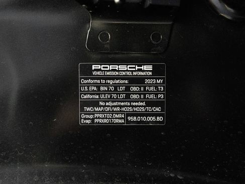 Used 2023 Porsche Macan AWD/4WD image 40