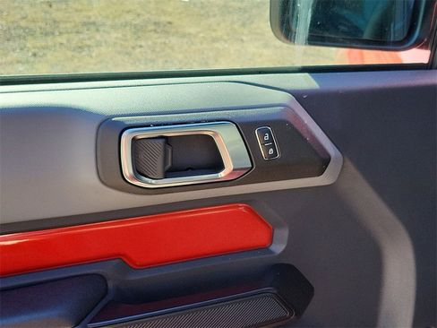 Used 2024 Ford Bronco Black Diamond image 15