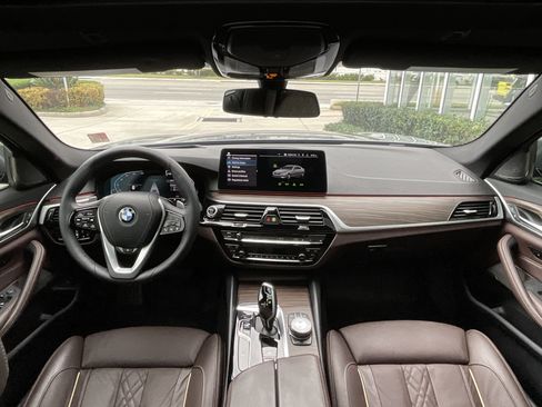 Certified 2023 BMW 540i w/ Executive Package image 12