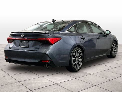 Used 2019 Toyota Avalon Touring w/ Advanced Safety Package FWD image 11