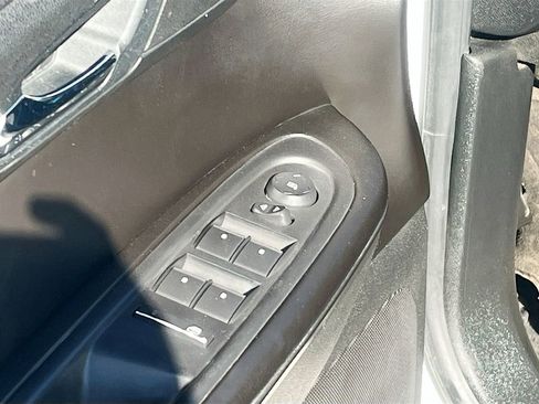 Used 2017 Chevrolet Traverse LT image 17