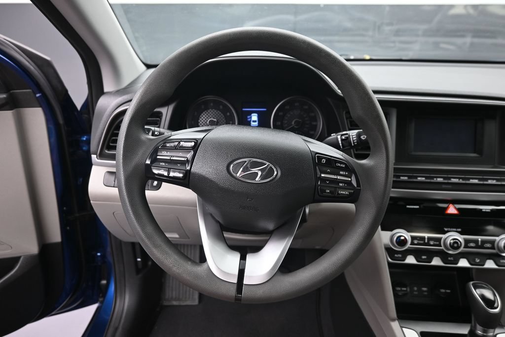 Used 2020 Hyundai Elantra SE FWD image 19