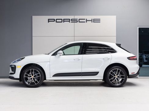 Certified 2026 Porsche Macan AWD/4WD image 2