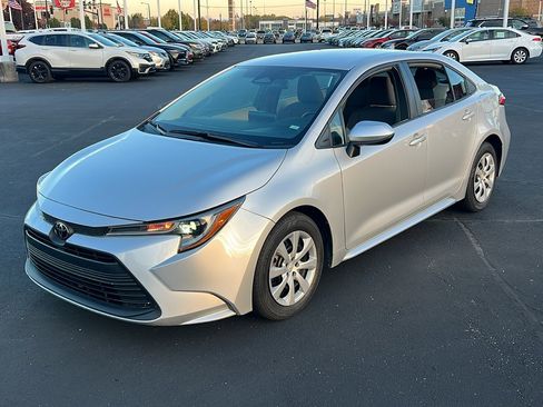 Certified 2023 Toyota Corolla LE image 7