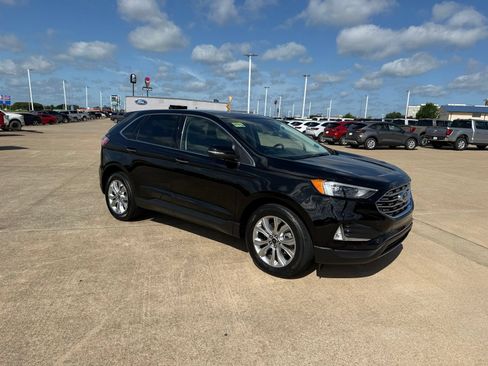 Certified 2024 Ford Edge Titanium AWD/4WD image 3