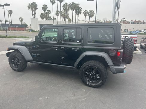 Used 2023 Jeep Wrangler Unlimited w/ Dual Top Group image 4