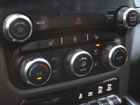 Used 2021 RAM 1500 Big Horn AWD/4WD image 32