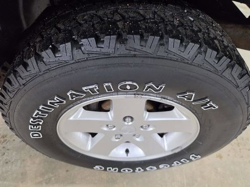 Used 2012 Jeep Wrangler Sport AWD/4WD image 14