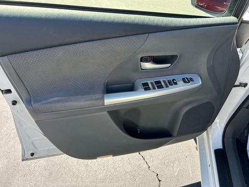Used 2012 Toyota Prius V Two image 9