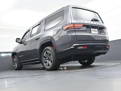 Used 2024 Jeep Wagoneer 4WD w/ Premium Group I image 46