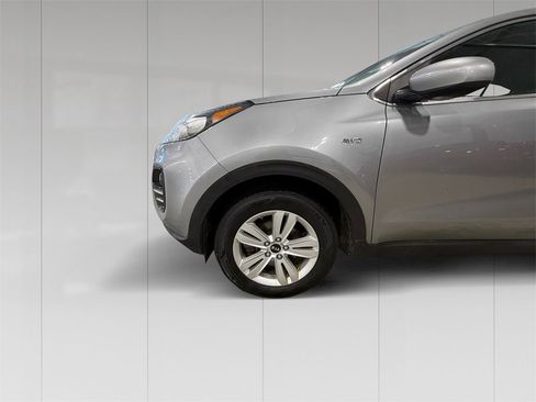 Used 2019 Kia Sportage LX image 9