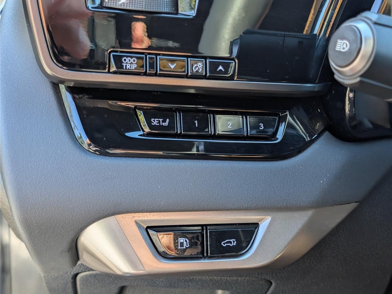 Used 2024 Lexus RX 350h w/ Accessory Package (Z1) AWD/4WD image 21