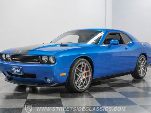 Used 2009 Dodge Challenger SRT8 w/ SRT Option Group II image 5