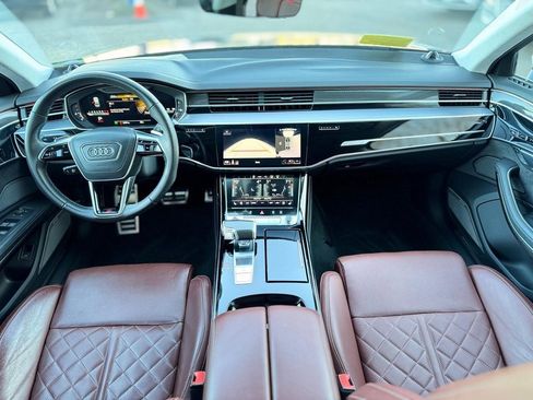 Used 2022 Audi S8 image 11