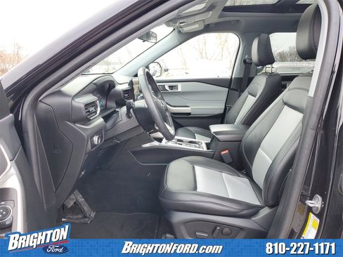 Used 2023 Ford Explorer XLT w/ Equipment Group 202A image 10