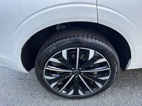New 2026 Volvo XC60 T8 Ultra w/ Climate Package AWD/4WD image 12