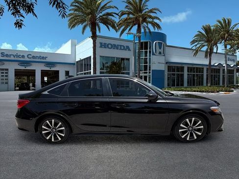 Used 2023 Honda Civic EX image 9
