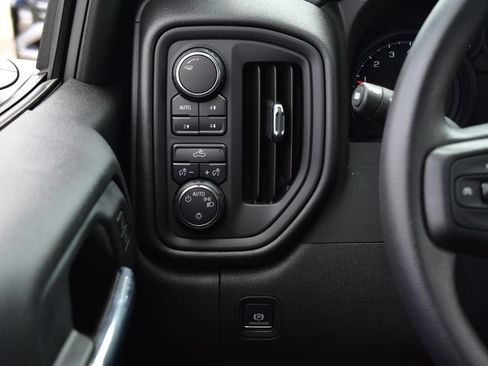 Used 2025 Chevrolet Silverado 1500 Custom Trail Boss w/ Dark Appearance Package AWD/4WD image 44