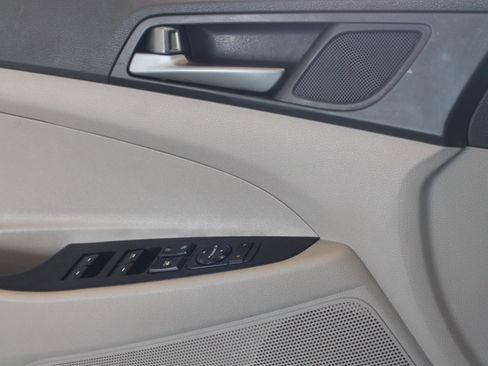 Used 2016 Hyundai Tucson SE w/ Option Group 02 FWD image 13