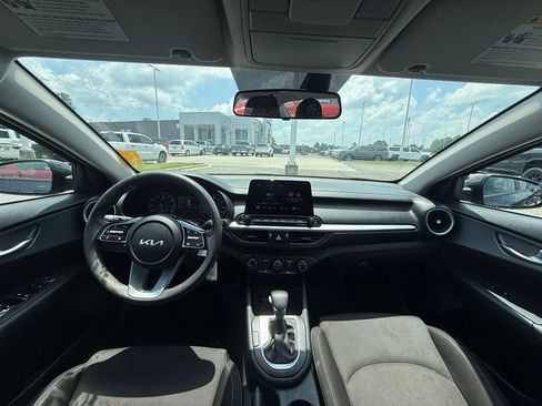 Used 2023 Kia Forte LXS FWD image 7