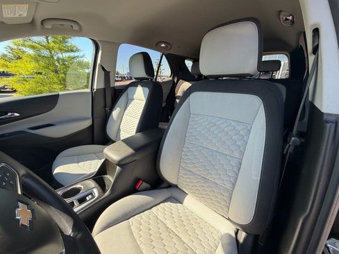 Used 2020 Chevrolet Equinox LS w/ LS Convenience Package FWD image 10