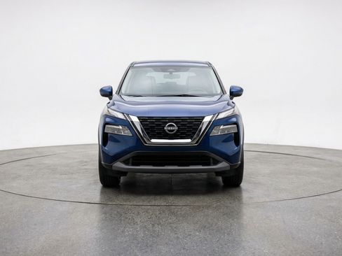 Used 2025 Nissan Rogue SV AWD/4WD image 2
