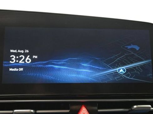 Used 2025 Hyundai Elantra Limited FWD image 19
