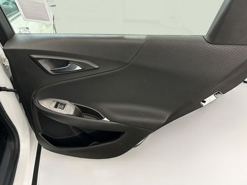 Used 2017 Chevrolet Malibu LT image 30