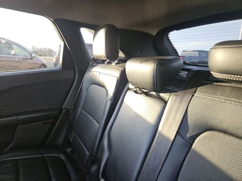 Used 2020 Ford Escape Titanium image 10