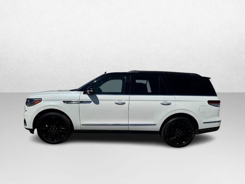 Certified 2022 Lincoln Navigator Black Label AWD/4WD image 8