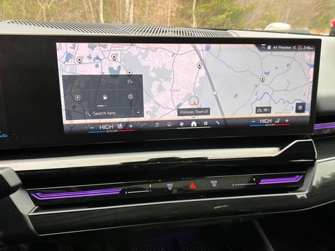 Used 2024 BMW 530i xDrive w/ Premium Package image 16