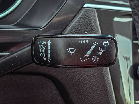 Used 2019 Volkswagen Tiguan SE AWD/4WD image 27