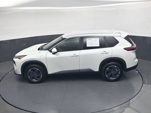 Used 2025 Nissan Rogue SV FWD image 28