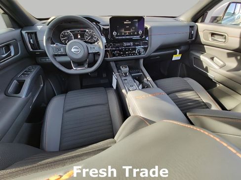 Used 2025 Nissan Pathfinder Rock Creek image 7