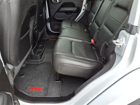 Used 2023 Jeep Wrangler Altitude image 12