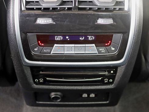 Used 2019 BMW X7 xDrive50i w/ Dynamic Handling Package image 32