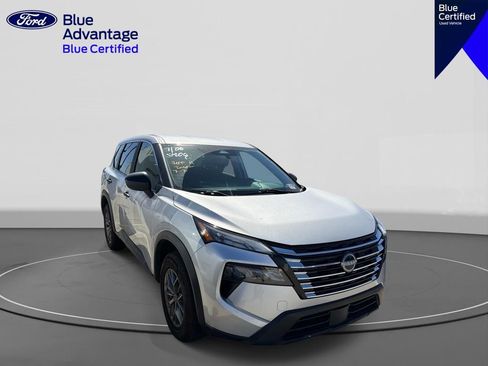 Used 2024 Nissan Rogue S FWD image 7