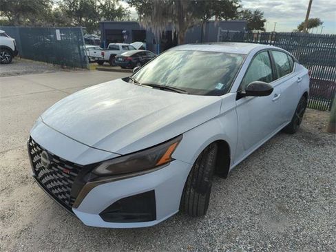 Certified 2023 Nissan Altima 2.5 SR w/ SR Premium Package image 5