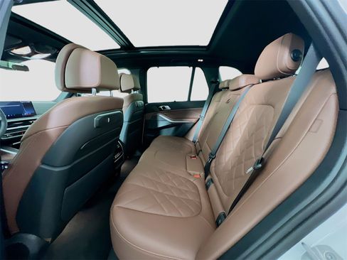 New 2026 BMW X5 M60i w/ Executive Package image 25