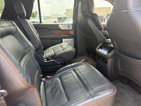 Used 2022 Lincoln Navigator L Black Label AWD/4WD image 9