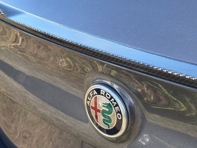 Used 2018 Alfa Romeo Giulia Ti Sport w/ Quick Order Package 22S Sport AWD/4WD image 8