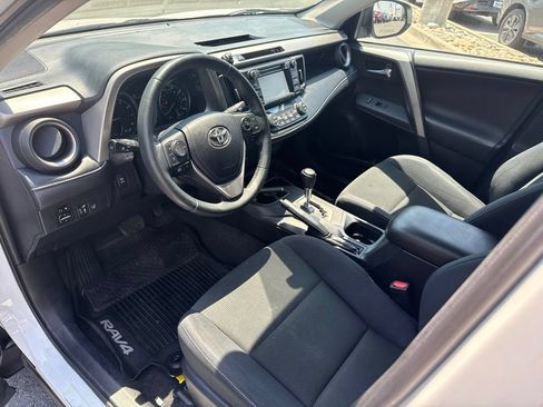 Used 2017 Toyota RAV4 XLE AWD/4WD image 13