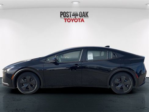 New 2026 Toyota Prius LE image 4